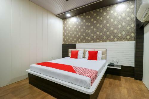 Hotel Oyo 48299 Rd Residency