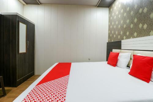 Hotel Oyo 48299 Rd Residency