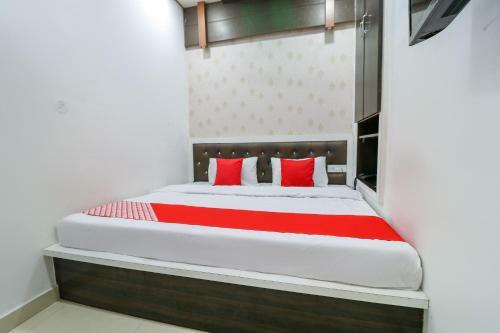 Hotel Oyo 48299 Rd Residency