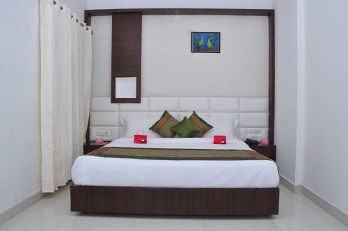 Oyo 2044 Hotel Premier