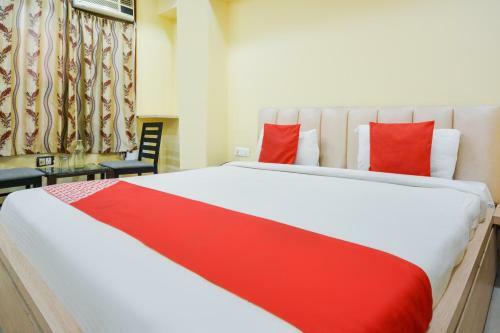 Oyo 70316 Hotel Jay Vee Continental