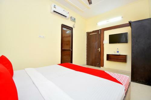 Oyo 39867 Hotel Arora Inn