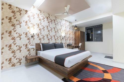 Collection O 76586 Hotel Greenwood