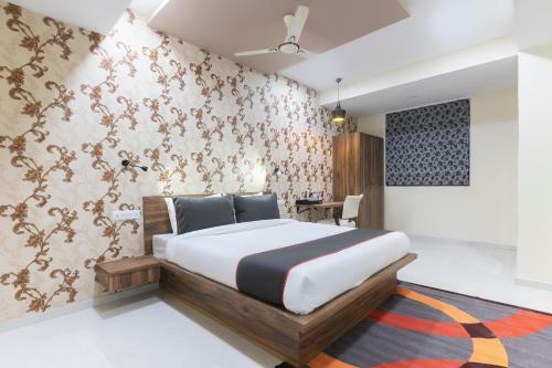 Collection O 76586 Hotel Greenwood