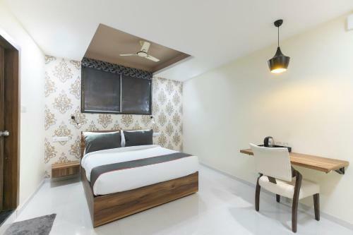 Collection O 76586 Hotel Greenwood