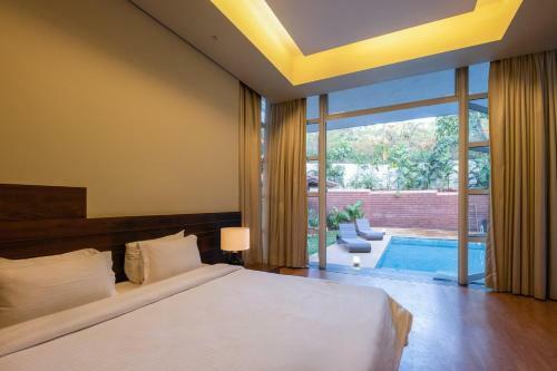Luxurious 4bhk Private Pool Villa Seis At Arpora