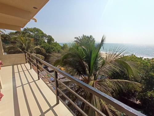 Hotel 21coconuts Inn