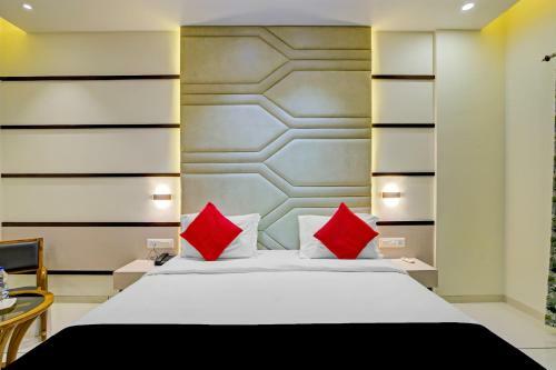 Capital O 78366 Hotel Relax Inn