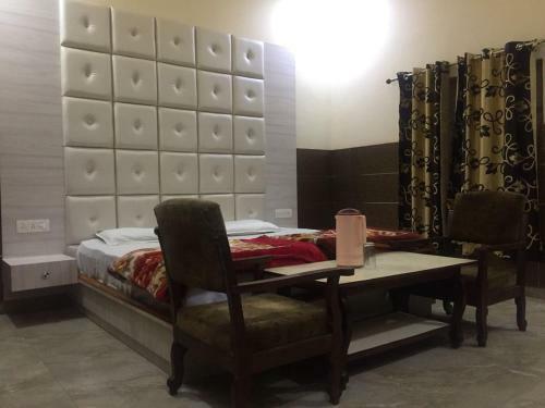 Shri Ram Hotel