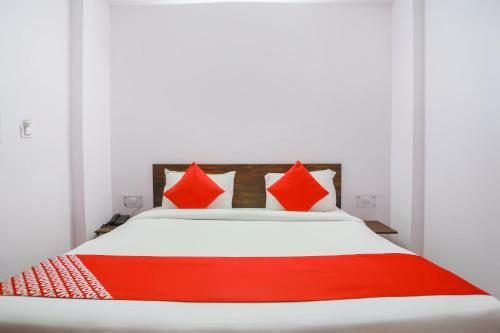 Oyo 70819 Hotel Royal King