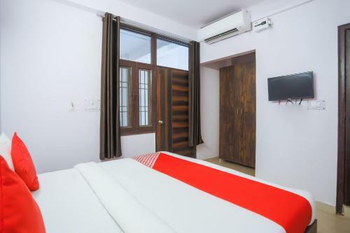 Oyo 70819 Hotel Royal King