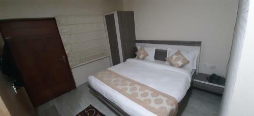 Hotel Jhari Palace