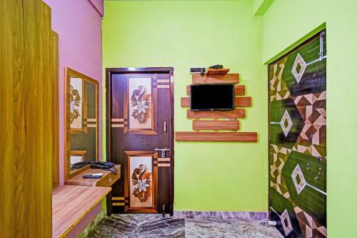 Oyo 74265 Hotel Diamond Palace
