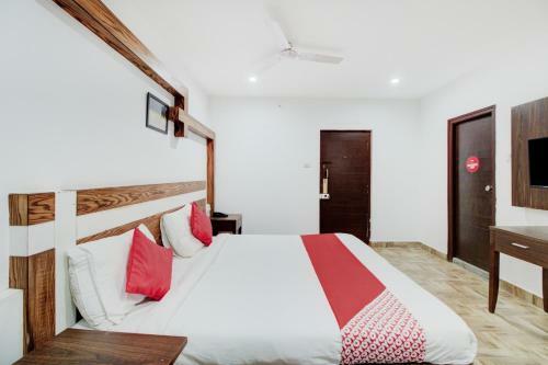 Hotel Oyo 76788 C Square Space