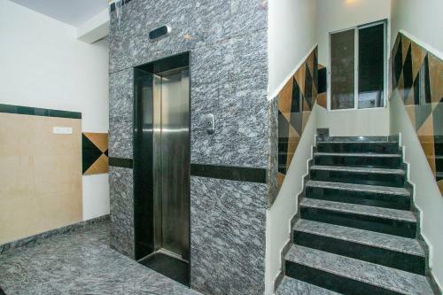 Hotel Oyo 26817 Gks Residency