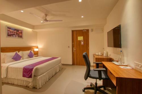 Lilac Hotel, 5th Block