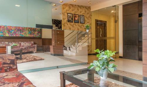 Hotel Omatra Infantry Road