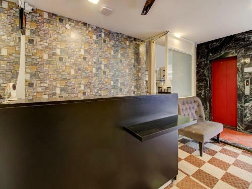Hotel Oyo 74308 Kings Suites