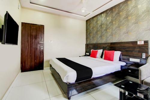Hotel Capital O 74741 Green Woods Premium Suites