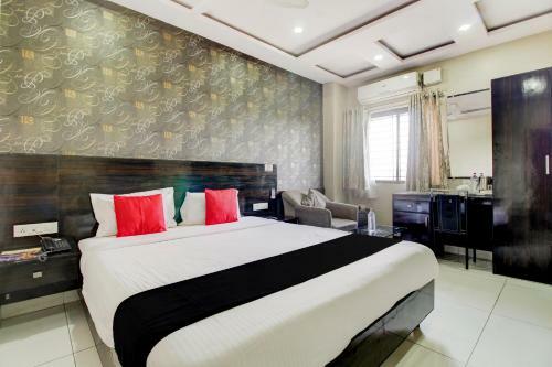 Hotel Capital O 74741 Green Woods Premium Suites