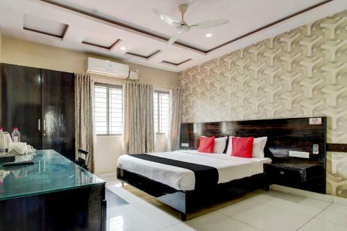 Hotel Capital O 74741 Green Woods Premium Suites