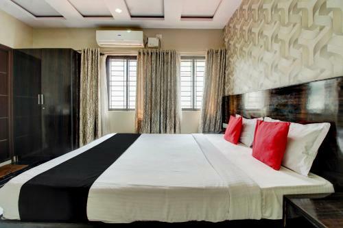 Hotel Capital O 74741 Green Woods Premium Suites