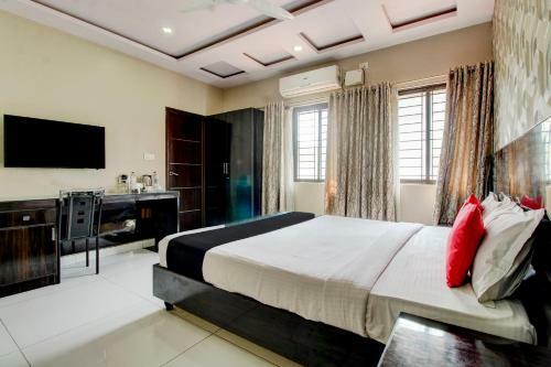 Hotel Capital O 74741 Green Woods Premium Suites