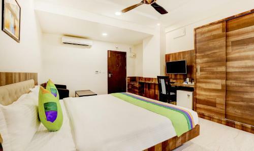 Treebo Trend Emora Hotel And Suites Brookfield
