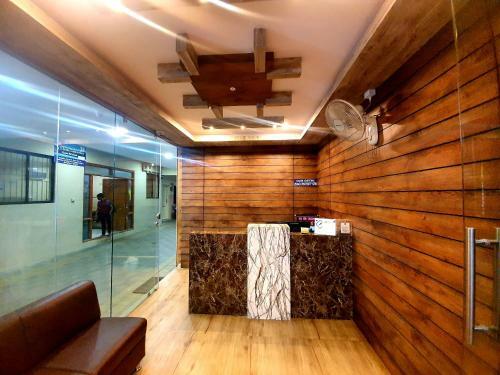 Hotel Veekay Residency