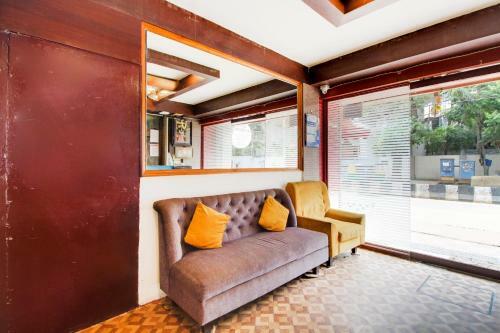 Hotel Oyo 72492 A K Residency