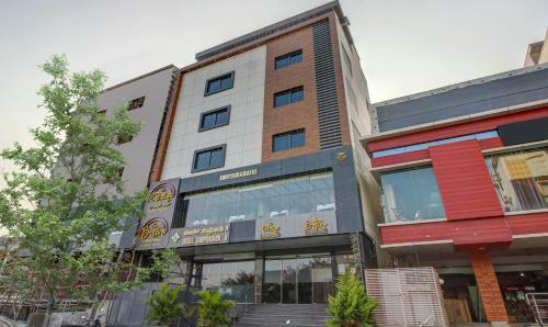 Treebo Trend Hotel Sampradaya Bistro