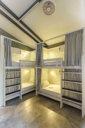 Woke Hostel Indiranagar