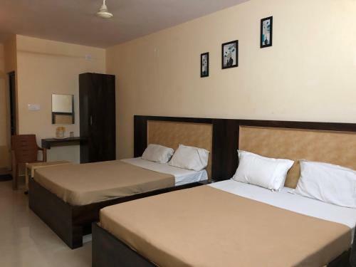 Hotel Veekay Regency Lodge