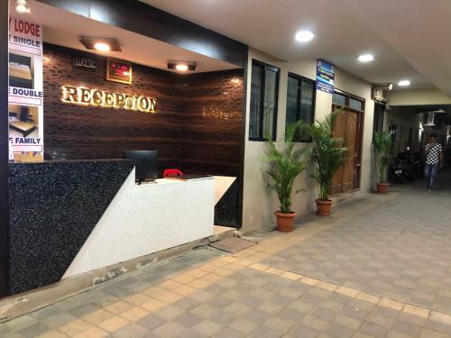Hotel Veekay Regency Lodge