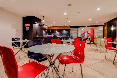Oyo 79535 Collection O The Mayer Hotel