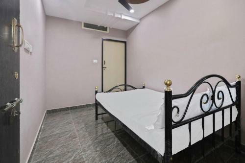 Hotel Spot On 39359 S R Comforts