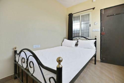 Hotel Spot On 39359 S R Comforts