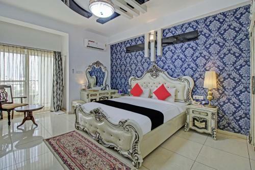 Hotel Capital O 76397 The Premium