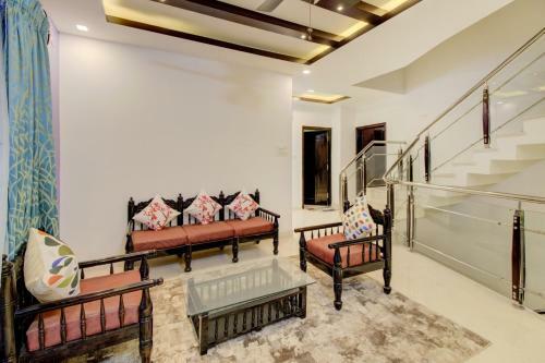 Hotel Oyo 77537 S A Comforts