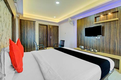 Hotel Capital O 79028 Royal Inn