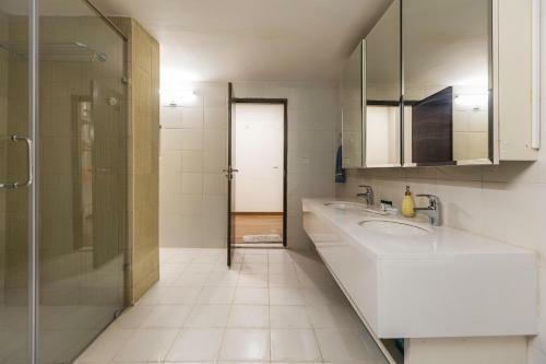 Apartamento Lux Penthouse At Embassy Pristine - Long Stays By Jadecaps