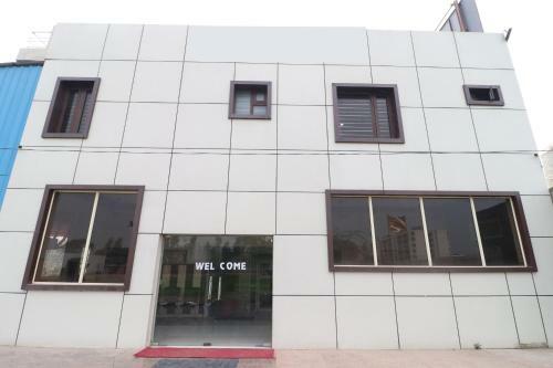 Hotel Oyo 28338 New Life