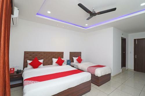 Hotel Oyo 27922 Ss Palace