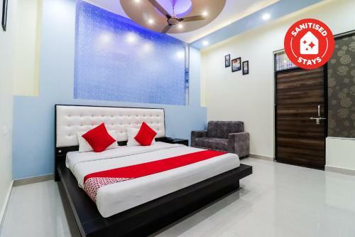 Oyo 60720 Hotel Regal Palace