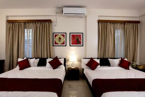 Hotel Crimson Lotus