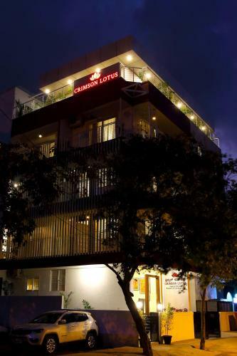 Hotel Crimson Lotus
