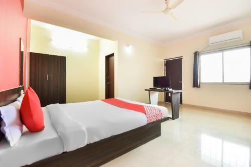 Oyo 43302 Hotel Sargam