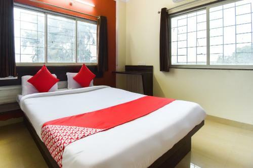 Oyo 43302 Hotel Sargam