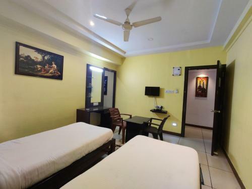 Hotel Urs Palace