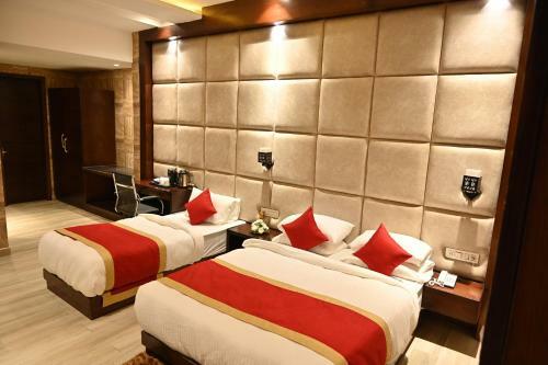 Hotel Aakriti Clarks Inn Express
